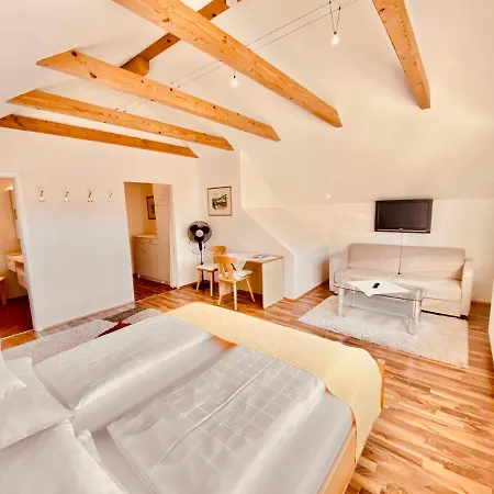 Gasthof Zum Moosmann - Familie Pachernigg 3*