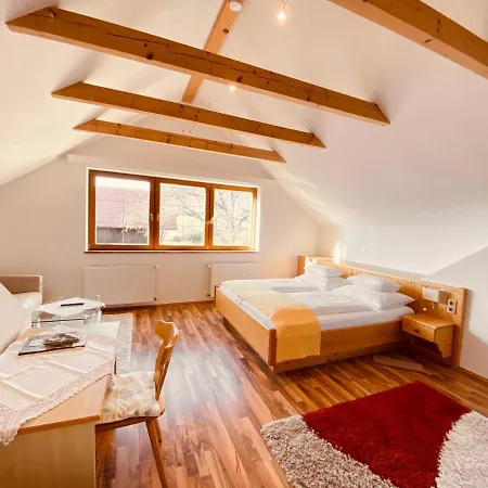 Zajazd Zum Moosmann - Familie Pachernigg Arnfels