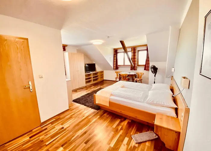 Zum Moosmann - Familie Pachernigg 宾馆 Arnfels